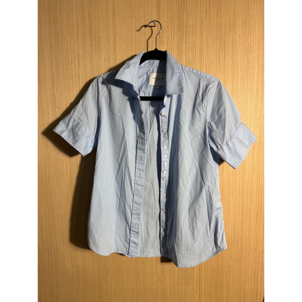 The Shirt by Rochelle Behrens Light Blue Short Sleeve Button Down Size M